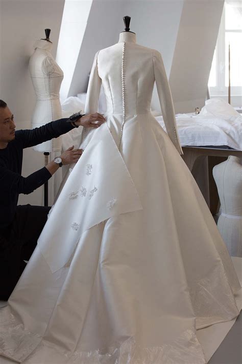 Miranda Kerrs Wedding Dress By Dior Luxury Wear