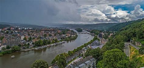 The city is inhabited by about 110,000 inhabitants. Remontez le temps à Namur | Focus on Belgium