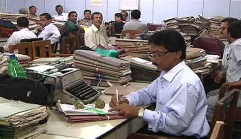 Th Pay Commission Latest News Central Govt Employees Likely To Get