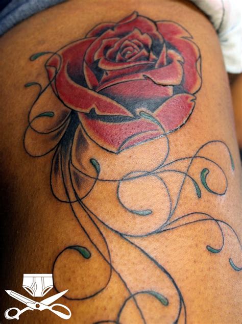 Flower And Star Thigh Tattoos Fashions Feel Tips And Body Care