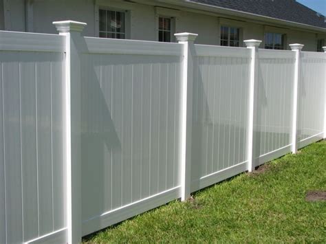 Classic White Vinyl Privacy Fence With Post Caps Mossy Oak Fence