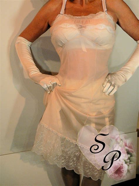 Ultra Feminine Vtg S Pink Silky Nylon Deep Lace Full Slip Petticoat