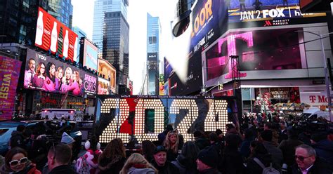 Your 2024 Guide To Nyc New Years Eve Ball Drop In Times Square Mysomnews