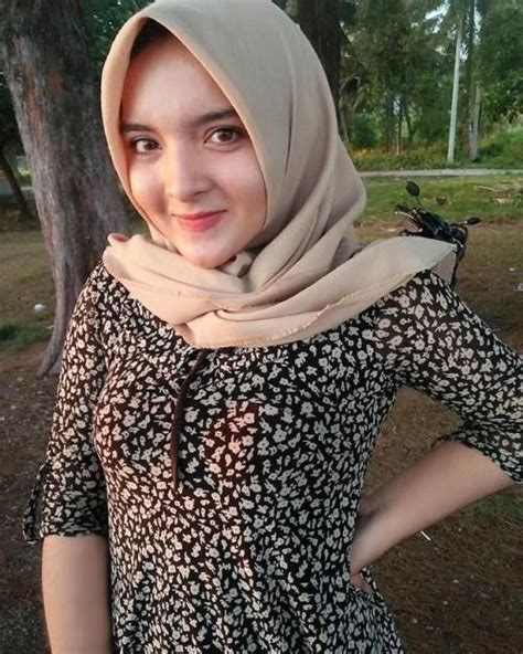 Vc tante cantik langsung bugil. Pin di Jilbab Cantik