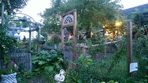 The building has an interesting history, and the environment is very quaint. The Log House 1776 Restaurant, Wytheville - Restaurant ...