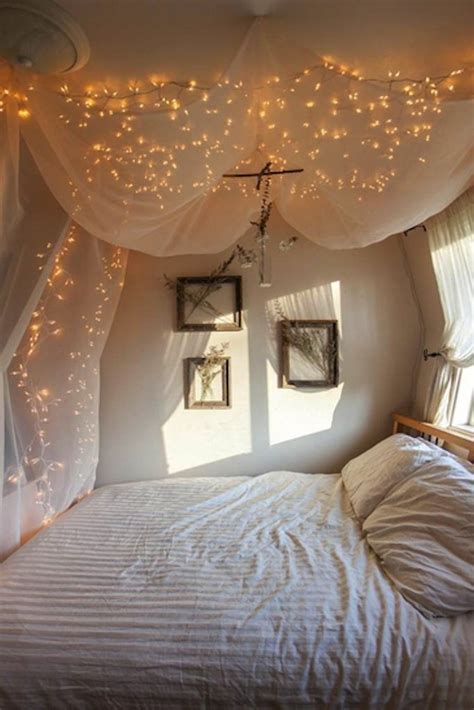 It's a cute idea for your home, and if you want privacy you could even out a curtain. 14 DIY Canopies You Need To Make For Your Bedroom