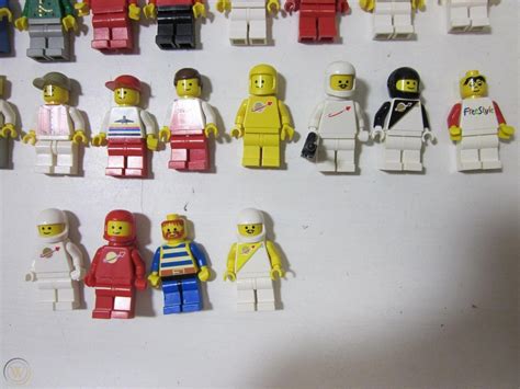 1 Lot 64 Vintage Lego Minifigures W Lego Space 1821914029