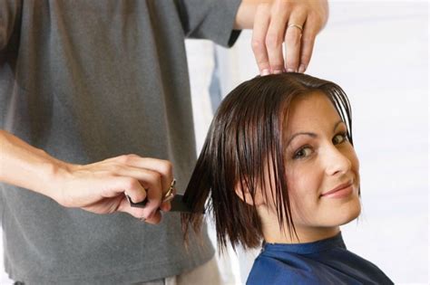 9 questions to ask your hair dresser before having a hair cut