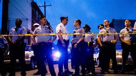 Philadelphia Police Shooting 6 Officers Shot Suspect In Custody
