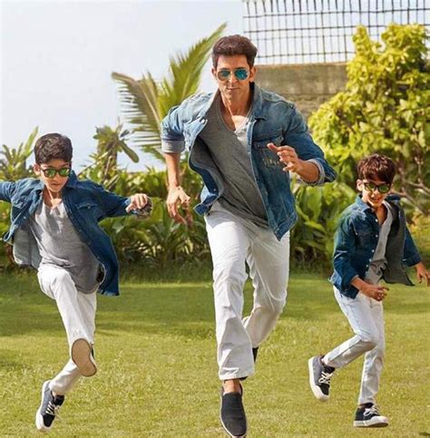 17 376 664 · обсуждают: Hrithik Roshan calls out Tommy Hilfiger brand for misusing ...