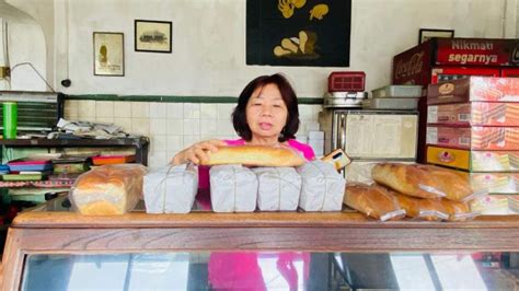 Menikmati Roti Legendaris Buatan Delicieus Bakery Republika Online