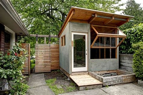 One of the biggest siding or exterior cladding system choices now is vinyl, said john broniek, manager of builder. 50 Popular DIY Backyard Studio Shed Remodel Design & Decor ...