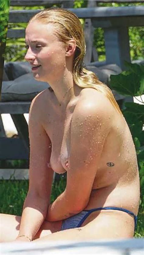 Sophie Turner Nude Pics And Porn Leaked Online 2021