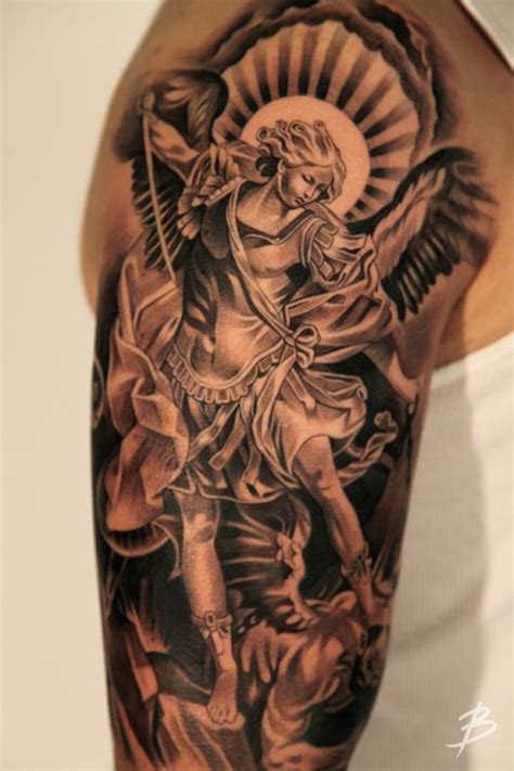 Tatuajes de ángel para hombres Diseños de tatuaje de ángel Tatuajes