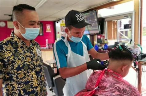 gts jaringan komputer 1 file(s) 185 downloads. Dulu pegawai bank, kini tukang gunting rambut - Utusan Digital