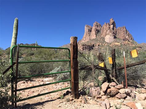 Lost Goldmine Trail to Wave Cave, Superstition Mountains, AZ : hiking