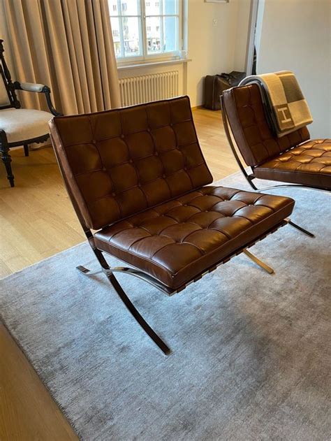 Featuring italian leather, stainless steel frame, and 40 individual panels cut, welted and tufted by hand. Sessel im Design Barcelona Chair | Kaufen auf Ricardo
