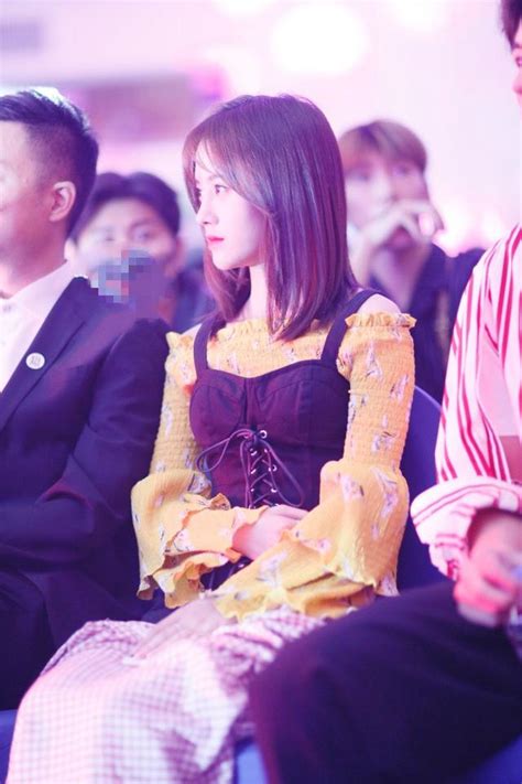 Nơi trao đổi ý kiến về các nội dung cbiz. 鞠婧禕張哲瀚現身電視劇發布會，鞠婧禕大長腿搶鏡，好美 - 每日頭條