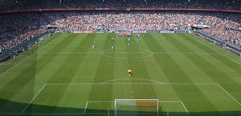 Ajax — liverpool champions league trekt 2,4 miljoen kijkers. Feyenoord-Ajax: eredivisie live kijken doe je hierrrr