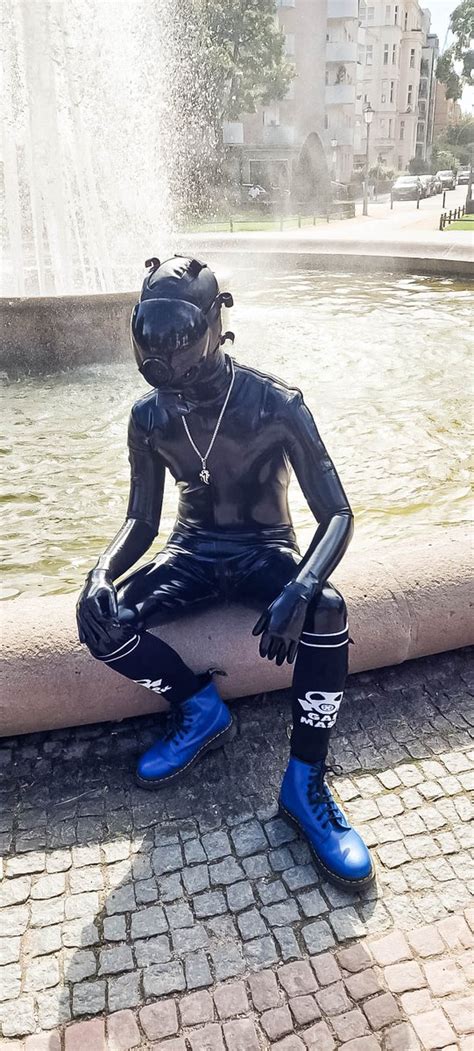 RUBBERBOX On Twitter In Front Of The Fountain Just From Another