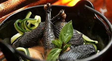 Telur yang khas mengandung banyak vitamin, mineral, dan protein berkualitas tinggi, semuanya terbungkus menjadi kurang dari 80 kalori. Sering Dikaitkan dengan Mistis, Seporsi Olahan Ayam Cemani ...