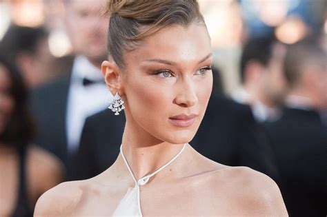 bella hadid defends muslim women s right to wear the hijab