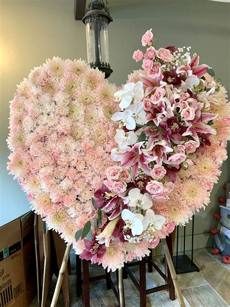 Heart Shaped Funeral Wreath In Honolulu Hi Stanley Ito Florist