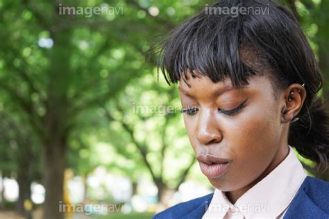 【リアクションをする黒人女性】の画像素材 31430251 写真素材ならイメージナビ
