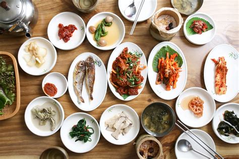 Soto ayam juga menjadi salah satu makanan yang paling populer di lidah orang indonesia. 6 Kebiasaan Makan Orang Korea Selatan Yang Unik - Masak ...