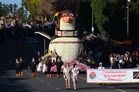 Photos: Scenes From the 2020 Rose Parade in Pasadena – NBC Los Angeles