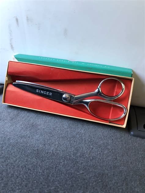 Rarewares Can You Tell Me The Value Of These Vintage Singer Pinking Shears