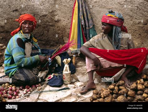 Oromo Women At Harar Market Ethiopia Stock Photo Alamy