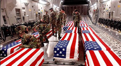 Gates Orders Review Of Policy On Soldiers Coffins The New York Times