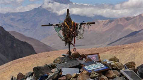 The True Story Of The 1972 Andes Plane Crash And Its Survivors