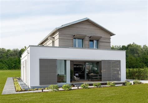 Das gartenhaus mit giebeldach überzeugt durch sein. Modernes Energiesparhaus mit Satteldach - Haus NaturDesign ...