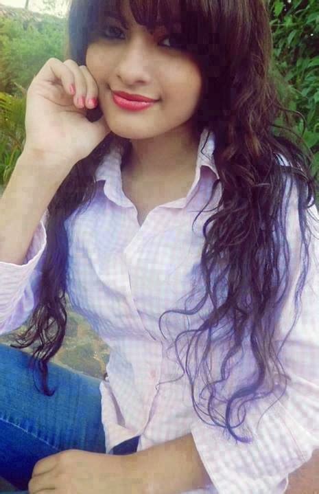 Public Point Islamabad Beautiful Girl Display Pictures