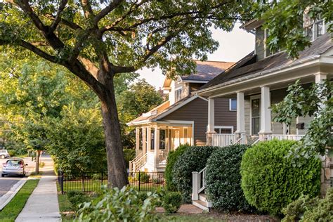 I'd say living costs would depend on your expectation or standards. Lyon Park, Arlington VA - Neighborhood Guide | Trulia
