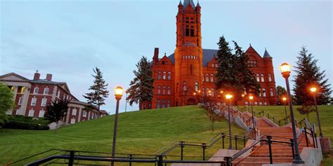 Syracuse University Has Bigger Things to Worry About Than Being the Top Party School | HuffPost
