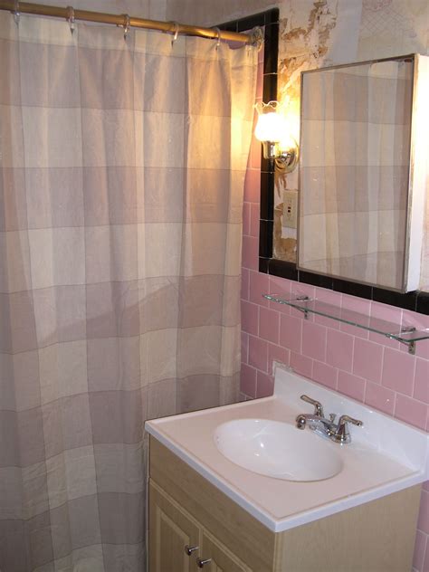 Moore home | design, diy, and affordable decorating ideas. 40 vintage pink bathroom tile ideas and pictures