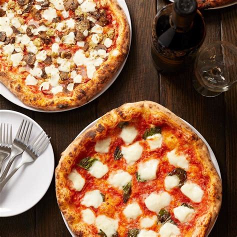 12 Of The Best Pizza Restaurants In Richmond Va Discover Richmond Tours