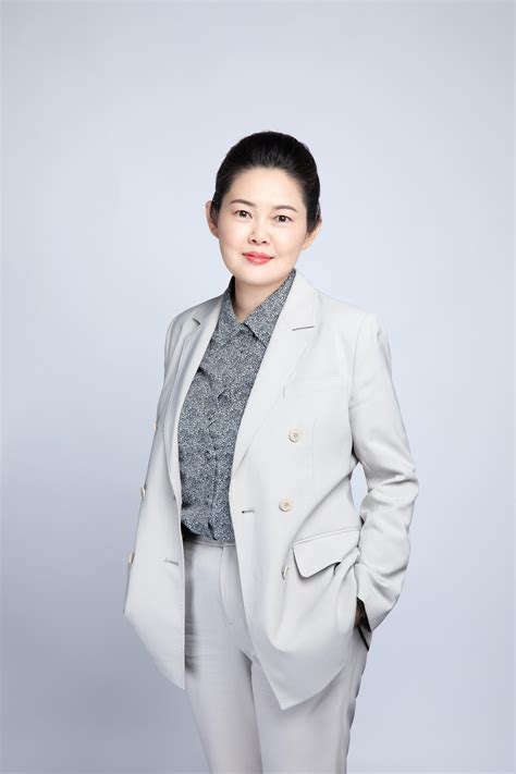 華立捷科技擁有最堅強的經營團隊，旺盛的企圖心及不斷的創新與變革。 公司定位策略是以自有的有機金屬氣相磊晶( mocvd ) 技術，搭配最新穎的生產製程，專業生產面射型雷射產業所需之磊晶片；針對有潛力的應用. 创市纪｜专访张江高科董事长：科创板真正支持科研和高端制造突破|科创板|资本市场|张江高科_新浪科技_新浪网