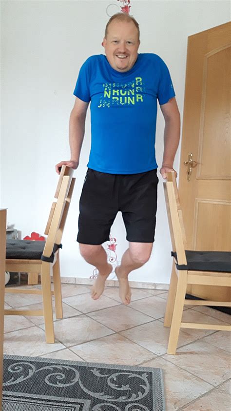 Bei den fünf brusttraining übungen beanspruchen wir vor allem unseren großen brustmuskel namens musculus pectoralis major. Verbessere dein Brusttraining zuhause - trainiere-selbst.de