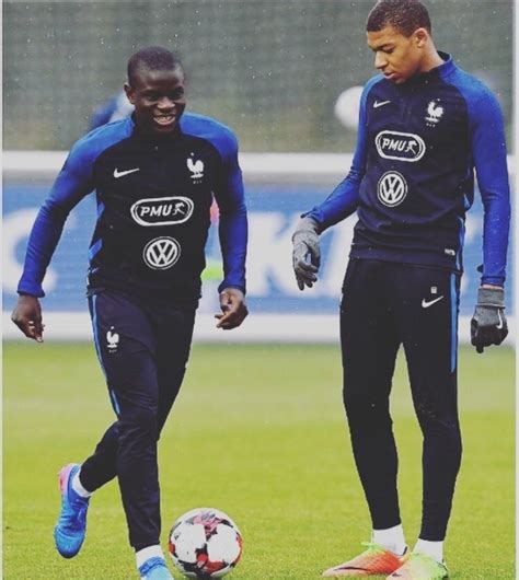 Ngolo kanté smiling for one minute. n'golo kante on Tumblr