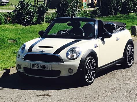 Save $6,403 on a 2011 mini cooper base convertible near you. 2010 MINI Cooper S Convertible Pepper White Huge Spec ...