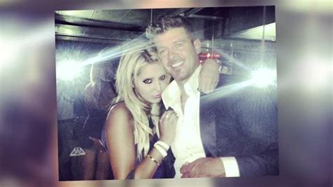 News Video Robin Thicke Busted Grabbing Nyc Based Fans Backside