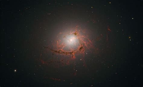 Nasas Hubble Telescope Captures Stunning Supermassive Black Hole As It