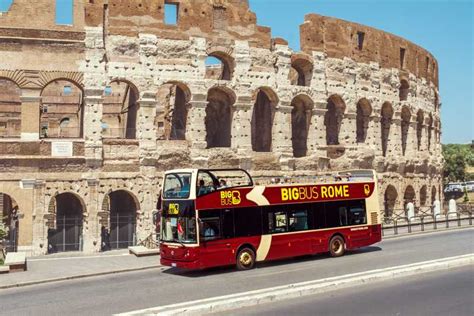 Rom Tour Mit Dem Hop Onhop Off Sightseeing Bus Getyourguide