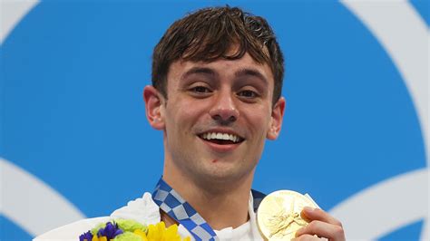 british diver tom daley sends heartfelt message to lgbtq youth after winning his first olympic