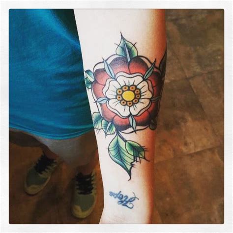 English emblems the heraldic tudor rose tattoo tattoodo. Tudor rose tattoo | Tudor rose tattoos, Tattoos ...