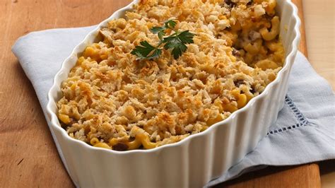 A buttery crust or topping would echo the mac n cheese, and the fruit will lighten everything up a bit. macaroni and cheese with ground beef calories